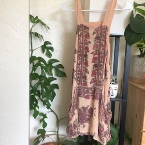 Beautiful Free People dress with POCKETS!